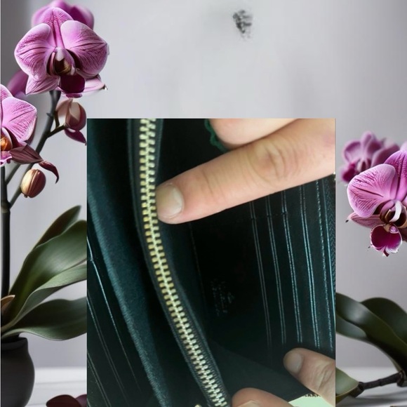 MCM Black Leather Wallet - Picture 7 of 7